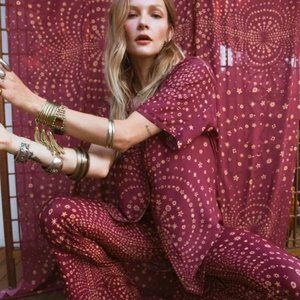 Novella Royale Maroon Starburst Flares